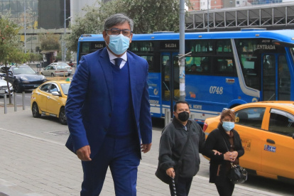 Defensa. Paúl Ocaña defiende a Enrique Espinosa, exdirector del Isspol.