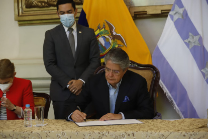 El presidente Guillermo Lasso firma el decreto que crea la Comisión de Diálogo y Pacificación