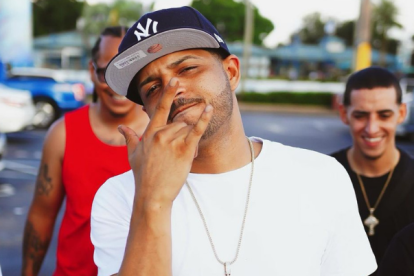 Flow la Movie fue el responsable de grandes éxitos como Te boté y Dakiti, ambos interpretados por Bad Bunny que alcanzaron el puesto número uno en varias plataformas.