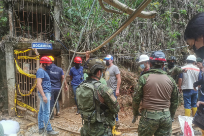 Bocamina. La entrada a una mina que había sido cerrada, pero se reabrió para laborar de forma ilegal. Otros caminos fueron abiertos por los sableros.