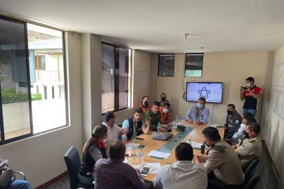 Autoridades. La emergencia en Zaruma se trata con varias entidades.