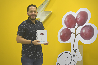 Javier decidió sacar su propia agenda y su propio candelario. Ambos contienen sus mejores trabajos.