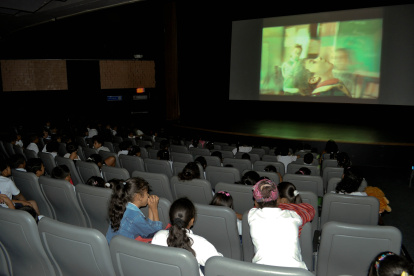 JUGUEMOS A HACER UNA PELICULA TALLER AUDIOVISUAL PARA LOS INFANTES (SALA DE CINE)