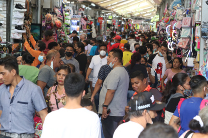 Las aglomeraciones y la falta o uso incorrecto de la mascarilla son aspectos que preocupan a los médicos y autoridades de Salud.