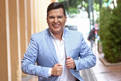 Miguel Cedeño para el lento de EXPRESIONES.