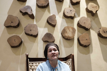 La vicesecretaria general de la Organización de Naciones Unidas (ONU), Amina Mahammed, afirmó durante una entrevista con EFE, que la recuperación ante la pandemia de covid-19 deber ser verde y con mayor acceso a fondos para países que, como los latinoamericanos, enfrentan problemas fiscales y de deuda que se suman a las dificultades que previamente tenían para cumplir con los Objetivos de Desarrollo Sostenible (ODS). EFE/Jeffrey Arguedas