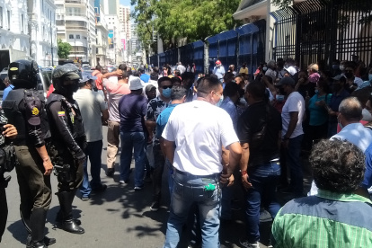 Decenas de transportistas llegaron al Municipio en busca de una reunión con las autoridades.