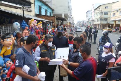 ARTESANOS QUE ELABORAN MONIGOTES, SE REGULARIZAN...FD: MIGUEL CANALES...21-12-2021