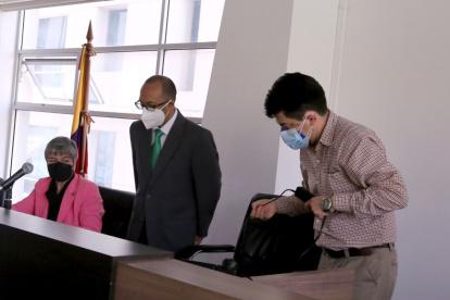 Diligencia. A las 16:30 los jueces anunciaron la resolución en el caso de las pruebas PCR.