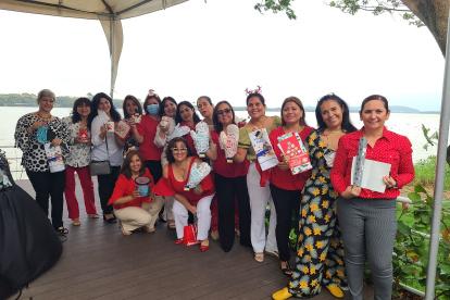 Las exalumnas del colegio Sagrados Corazones de la promoción 24 (1983-1984) se reunieron presencialmente, después de hacerlo solo virtualmente por cuidarse de la pandemia de la COVID-19.