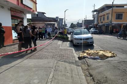 Hecho. El hombre murió tras caer en una alcantarilla.