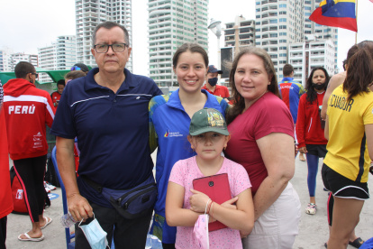 Ana Victoria Abad agradece a sus padres el apoyo que siempre ha recibido de ellos.