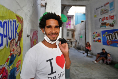 Manuel Otero Alcántara. Es miembro y líder del Movimiento San Isidro, que surgió a raíz de la campaña contra el decreto 349 de 2018 en Cuba, una ley mordaza para los artistas.