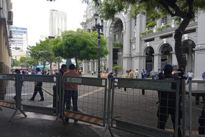 Así permanece ahora el Municipio de Guayaquil, tras la alerta de otro posible plantón.