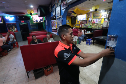 La suspensión de actividades como bares y discotecas será hasta el 16 de enero de 2022