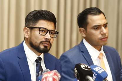 Juan Carlos Izquierdo, el fiscal investigado por la muerte de Naomi Arcentales en una rueda de prensa