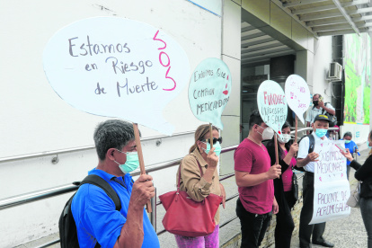 En varias ocasiones, pacientes exigieron medicamentos en casas de salud.