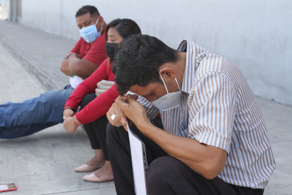 El fallecimiento de familiares afecta. Miles de personas murieron durante los días complicados de la pandemia; otro grupo, producto de la inseguridad que golpea a Guayaquil.