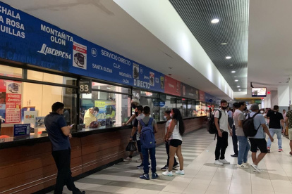 Actividad. Hubo un intenso movimiento en las ventanillas.