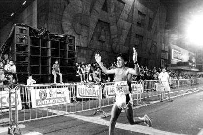 El Chasqui de Oro, como es conocido Vera, ganó su último título de San Silvestre en 1989 luego de conseguir tres primeros lugares en las ediciones anteriores (1986, 87 y 88).