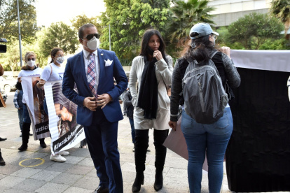 Acción. Familiares y amigos de la modelo manabita piden justicia en el caso de su muerte.