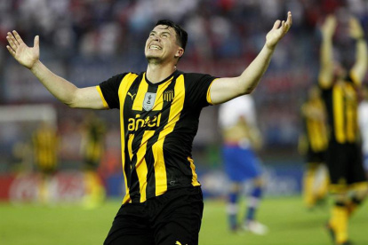 Carlos "Paco" Rodríguez, cuyo pase pertenece a Liga de Quito y brilló en Peñarol, llegaría a Barcelona.