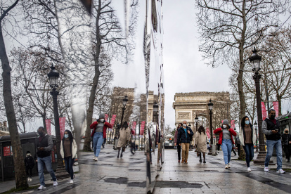 Francia alcanza un nuevo récord de contagios de covid con 271.686 en un día