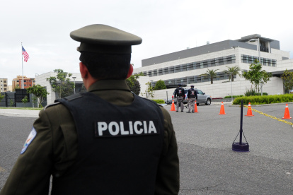 la capacidad de los funcionarios consulares están sujetas a la situación de la COVID-19 en el Ecuador.