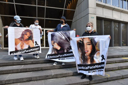 Quito. Los familiares de Naomi realizaron un plantón el lunes en la Fiscalía.