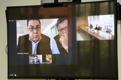 Diligencia. Alecksey Mosquera y su abogado durante la audiencia celebrada la tarde de este 5 de enero de 2021.