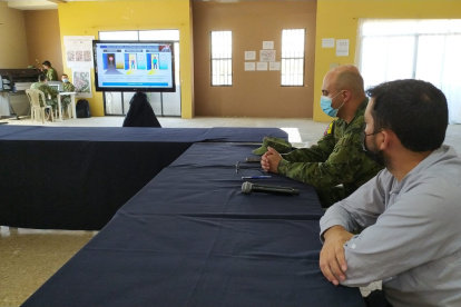 El alcalde Jhansy López, en la reunión en la que Lasso lo increpó.