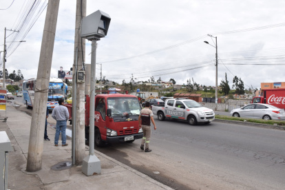 Ambato. El radar que está en la avenida Bolivariana es motivo de litigio.