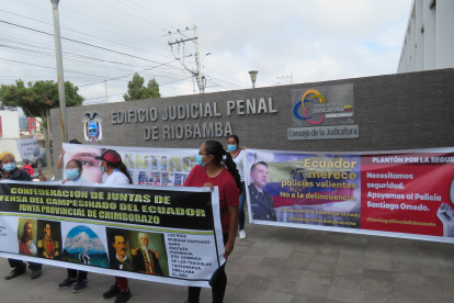 Justicia. Varias organizaciones sociales mostraron su apoyo al policía Olmedo.