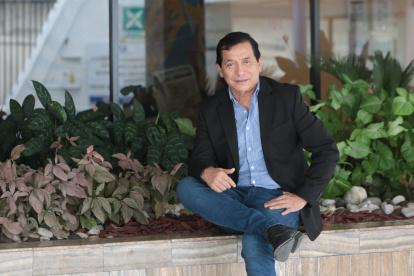 Edhisson fue contactado por una disquera asentada en Cali.