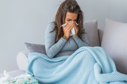 Aunque podrían confundirse, hay algunas diferencias en los síntomas. Sin embargo, la prueba es la única manera de asegurar el diagnóstico.