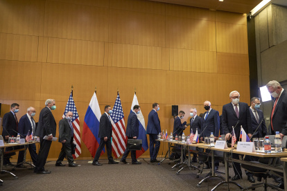 Russian deputy foreign minister Sergei Ryabkov, right, and his delegation arrive for security talks with US Deputy Secretary of State Wendy Sherman (not pictured) at the United States Mission in Geneva, Switzerland, 10 January 2022. (Rusia, Suiza, Estados Unidos, Ginebra) EFE/EPA/DENIS BALIBOUSE / POOL