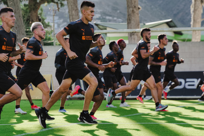 El equipo universitario trabaja en su complejo de Pomasqui.
