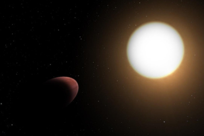 Representación artística del planeta WASP-103b deformado por las potentes fuerzas de marea de su estrella anfitriona, WASP-103