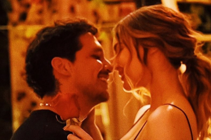 Los artistas sostienen una relación hace más de un año y medio, y en mayo del 2021 se comprometieron.