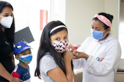 Los niños comenzaron a vacunarse contra la Covid-19 en el país.