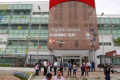 Seis exfuncionarios del Hospital Guasmo Sur y dos proveedores son investigados por el delito de peculado en la adquisición de insumos médicos para la Unidad de Traumatología.