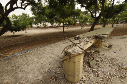 PARQUE ES VÍCTIMA DE ROBO , AV.CARLOS JULIO AROSEMENA, PARQUE DE LA CARLOS JULIO, 11 DE ENERO DEL 2022  AMELIA ANDRADE Guayaquil-Ecuador Agencia (ag-expreso)