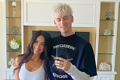 Los próximos esposos se conocieron en la grabación de la película Midnight in the Switchgrass.