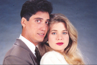 Guillermo Dávila y Sonya Smith, los protagonistas de Cara sucia (1992).