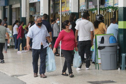 RECORRIDO POR LAS FARMACEUTICAS COMPARANDO MEDICINAS SIN RECETAS PERIODISTA : LOURDES GUADAMUD FECHA : 10/01/2022 Agencia (ag-extra)
