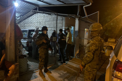 Operativos. Policía Nacional, Fiscalía y Ejército allanaron varias casas del centro de Zaruma y encontraron explosivos e insumos que utiliza la minería ilegal.