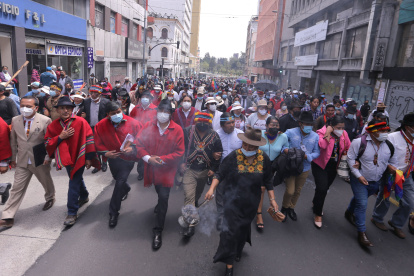 Indígenas y trabajadores han coordinado protestas en contra de los últimos dos gobiernos. En octubre de 2019 esa alianza alcanzó niveles altos de coordinación por el incremento en el precio de los combustibles. El viernes pasado, el FUT decidió suspender la movilización del 19 de enero con la aclaración de que era una decisión propia y no conjunta con la Conaie.