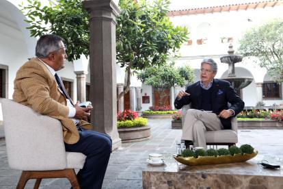 Información. El presidente Lasso amplió sus ideas sobre la consulta popular en una entrevista en Carondelet.