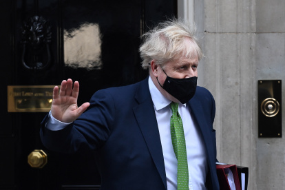 El primer ministro británico, Boris Johnson, anunció ayer las medidas que van a regir pronto. /ANDY RAIN. EFE