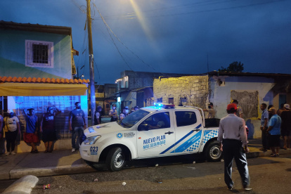 Hombres a bordo de lanchas habrían disparado contra la humidad de varias personas.